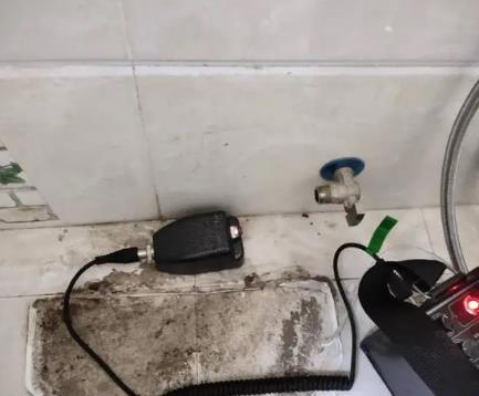 齐齐哈尔市屋顶漏水维修公司分享下卫生间漏水的危害及解决方法